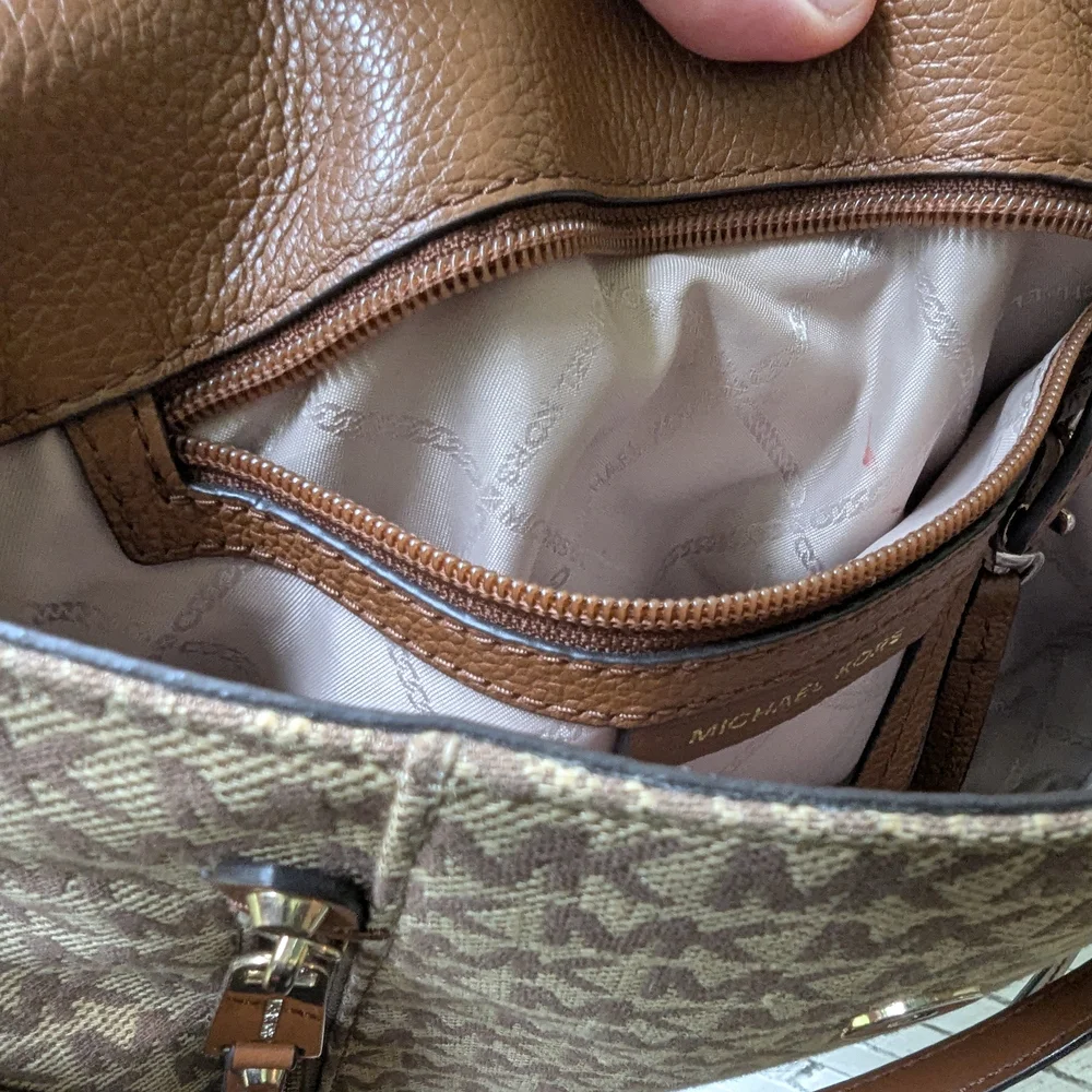 Michael Kors Brown Crossbody Bag - Picture 4 of 5